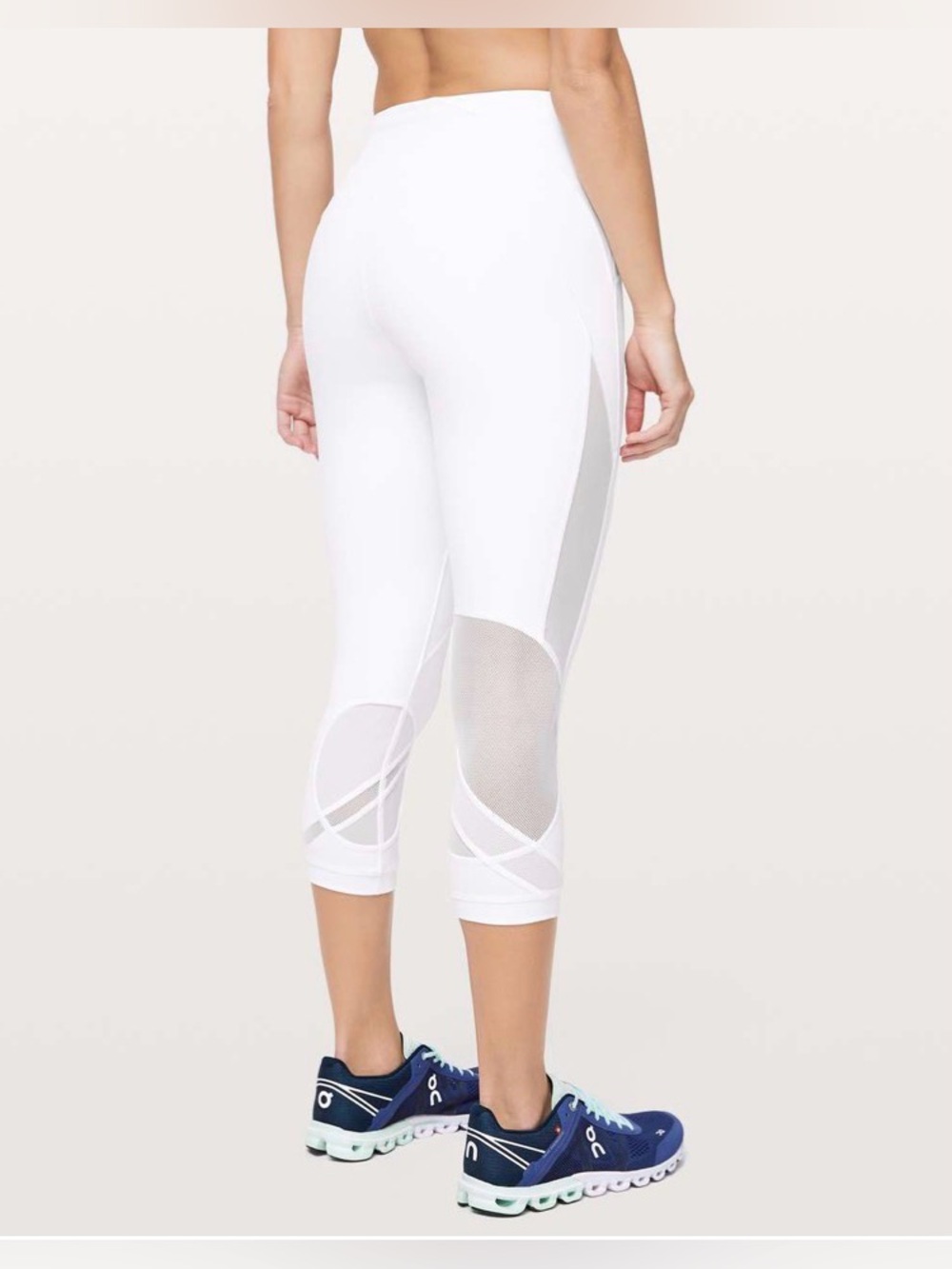 Lululemon Clear The Court High Rise Crop 21" in White, Size 6